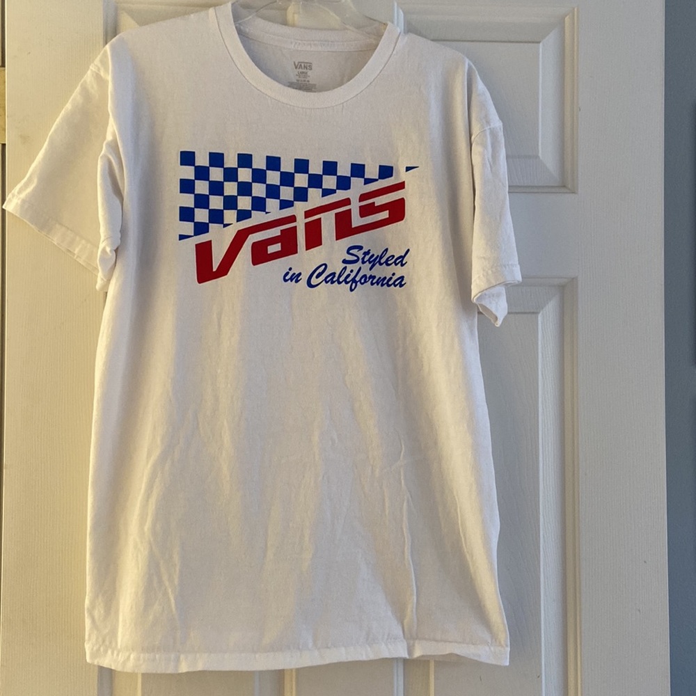 VANS classic red & blue logo on front/back of men’s white short sleeve T-shirt
